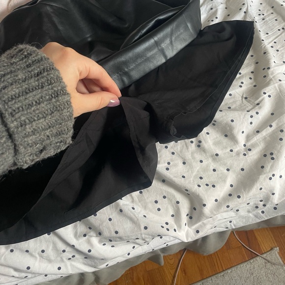 Abercrombie Black Leather Mini Skirt - Picture 6 of 6